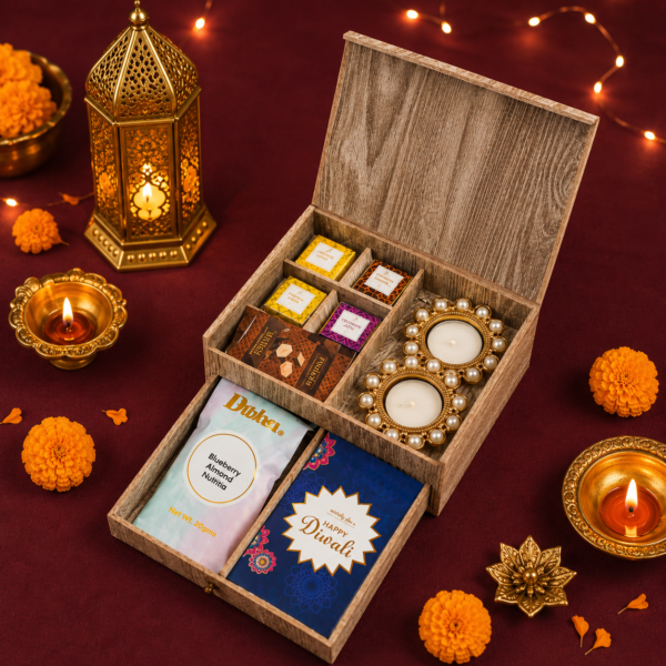 Customized Corporate Hampers in Noida